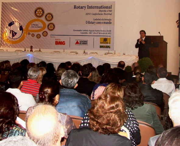 Dr. Luiz ministrou palestra na cidade de Caxambu/MG, durante a XXVI Conferência do Rotary International, Distrito 4760